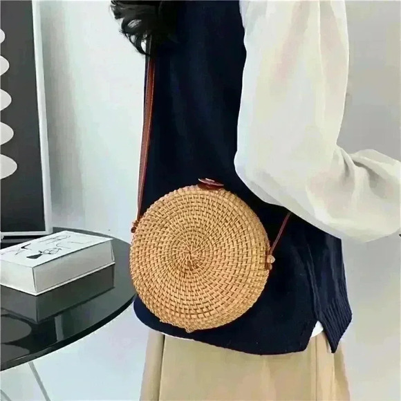 Rattan Woven Round Bag - Picture 2 of 6
